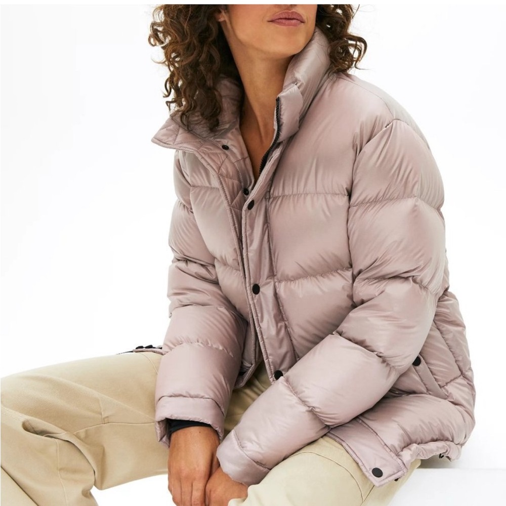 Aritzia Tna The Super Puff™ Iridescent puffer jacket Iridescent Rose Quartz
